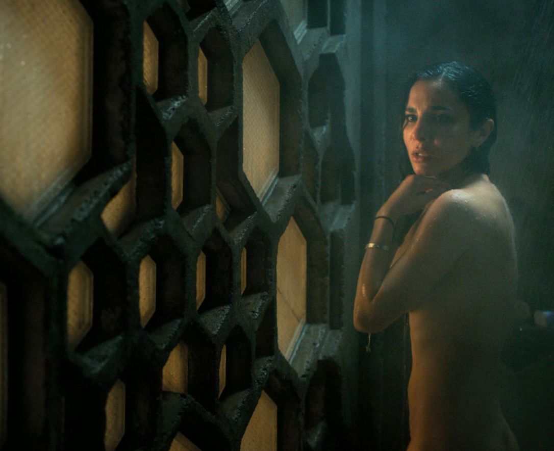 Martha Higareda desnuda en escenas de Altered Carbon Netflix.