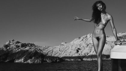 Emilie Payet desnuda en un yate por Stefan Rappo